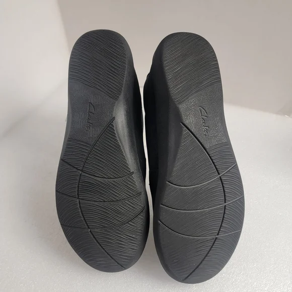 Cloudsteppers by Clarks Black Women's Loafers - Picture 4 of 6